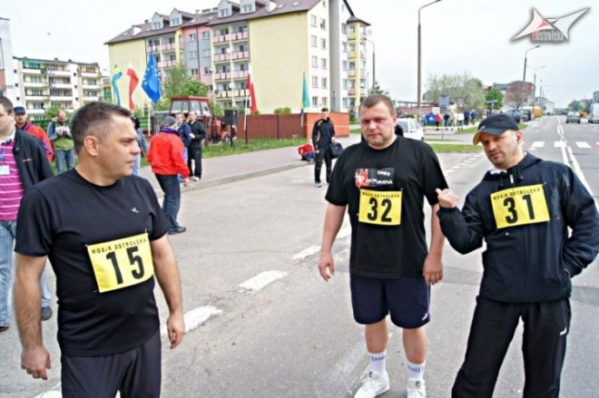 XVI Międzynarodowy Półmaraton Kurpiowski w Ostrołęce - PRZEDBIEGI (09.05.2010) - zdjęcie #24 - eOstroleka.pl
